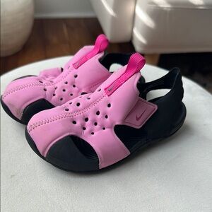 Nike Sunray Protect 2 Pink and Black Water Shoes Sporty Design size 10C